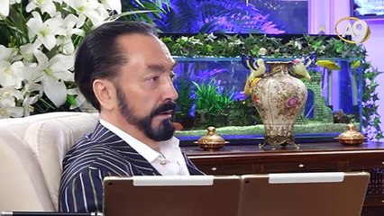 SN ADNAN OKTAR'IN BULUNDUĞU EVİ KAMERAYA ALAN KORDİPLOMATİK PLAKALI ARAÇLAR KİME AİT