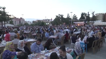 Jandarma ve Vatandaş Aynı Iftarda