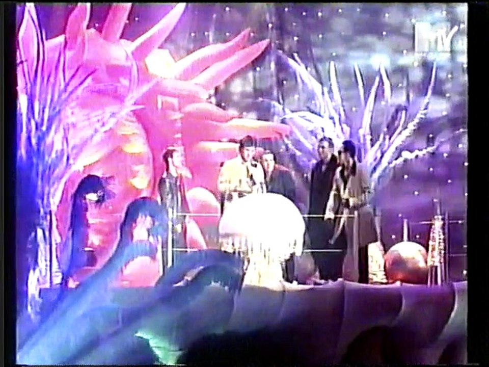 Bon Jovi - Jon  collecting his Best Int Male Brit Award