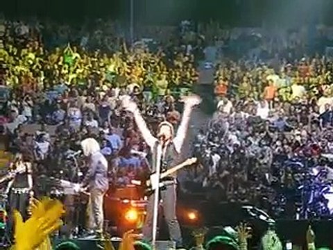 Bon Jovi - Jon loosening up before leading to Twist 'n Shout