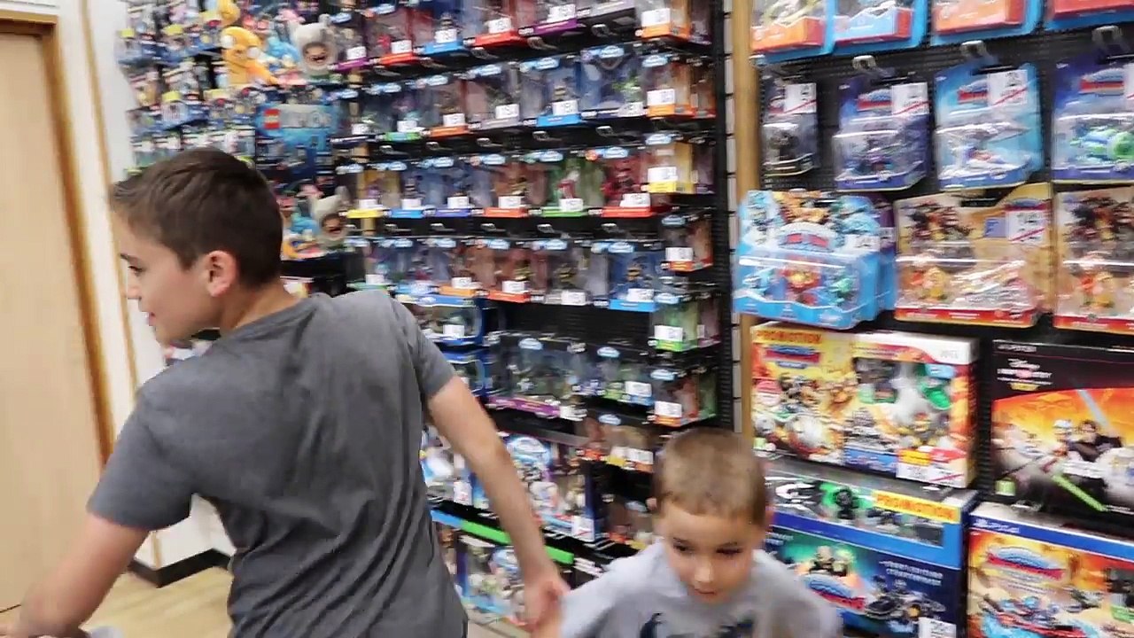 THE FLOOR IS LAVA CHALLENGE - LE SOL C'EST DE LA LAVE !