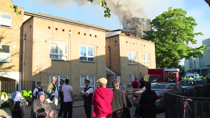 Gigantesco incendio en Londres dejó al menos 12 muertos