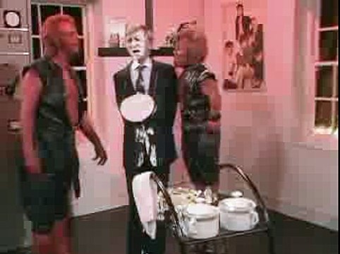 The Young Ones S01 E03 Boring
