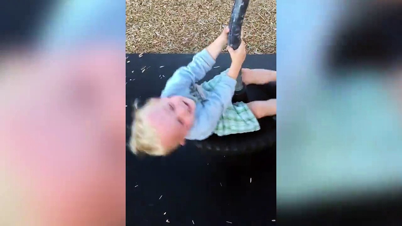 Gamin VS tourniquet... le tourniquet gagne!