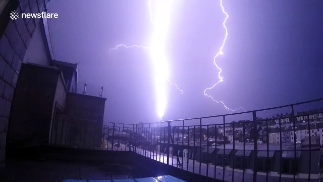 Lightning strike hits British Airways i360 Tower in Brighton