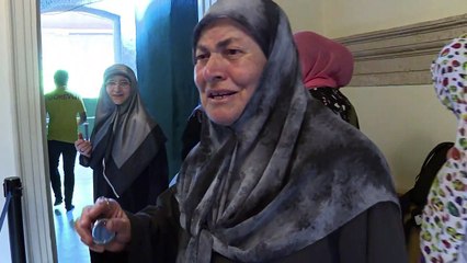 Istanbul: les musulmans viennent voir le manteau du prophète