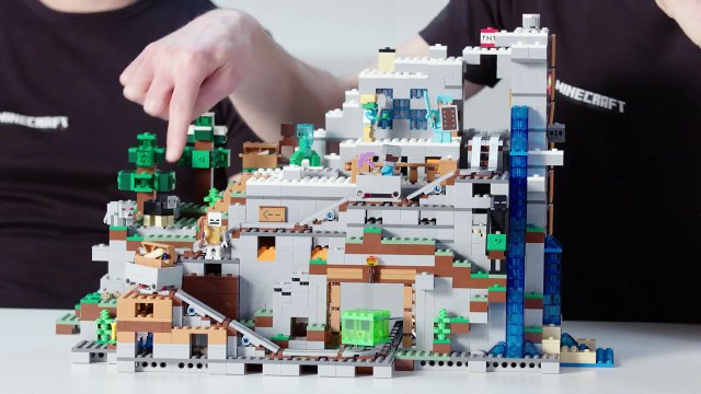 LEGO Minecraft 21137 The Mountain Cave - Designer Video
