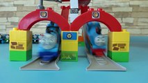 Wooden Train Thomas toy MEGA BLOKS Thomas & Gordon Sodor Speed Railwa