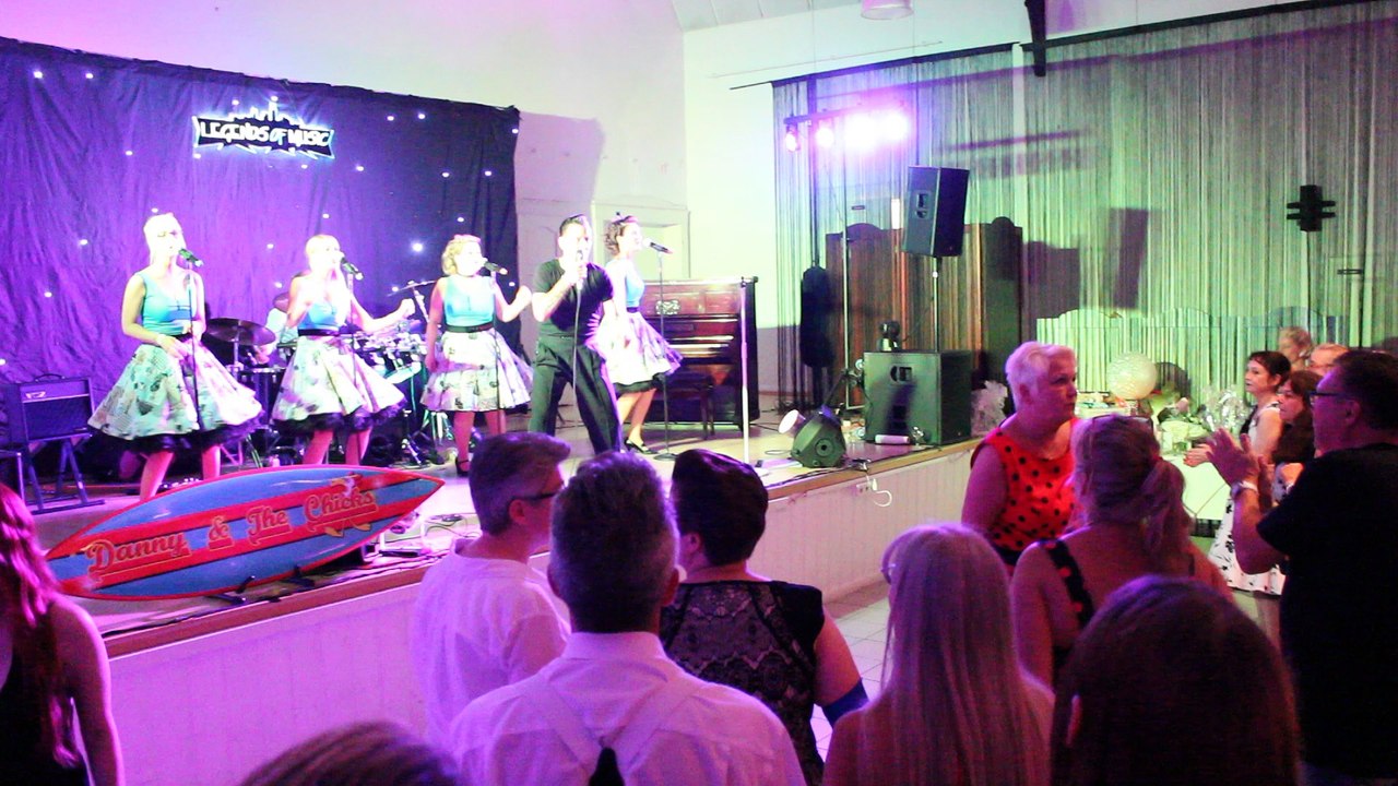 'Hound Dog' by Danny & The Chicks vs. Showskating beim Wedding Special von Reba und Danny 2017