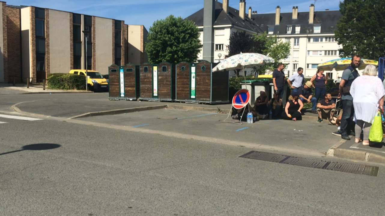 Les postiers en grève
