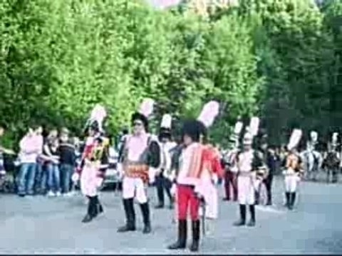 Marche Saint Pierre et paul à Florenne