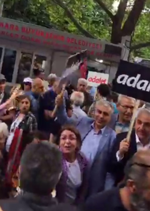 Opposition MPs, Activists, March From Ankara to Istanbul in Protest Over Detention of Deputy