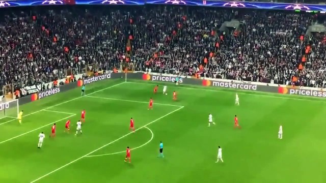 Şampiyonlar Ligi'nde en güzel gol Cenk Tosun’un Benfica’ya attığı gol seçildi