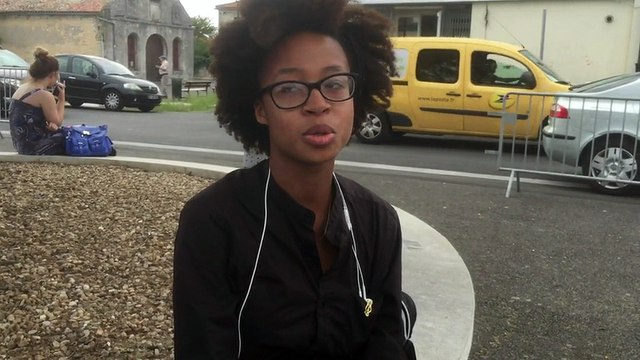 Une élève de terminale L à Marguerite-de-Valois après le bac philo (images A. Kerjean)