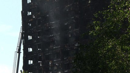 Incendie à Londres: les recherches continuent