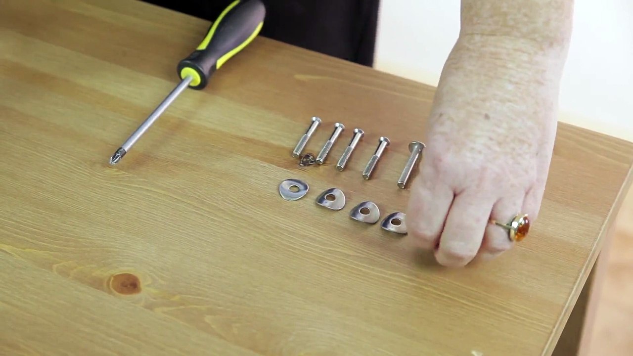 Comment utiliser une chaise de douche avec dossier?