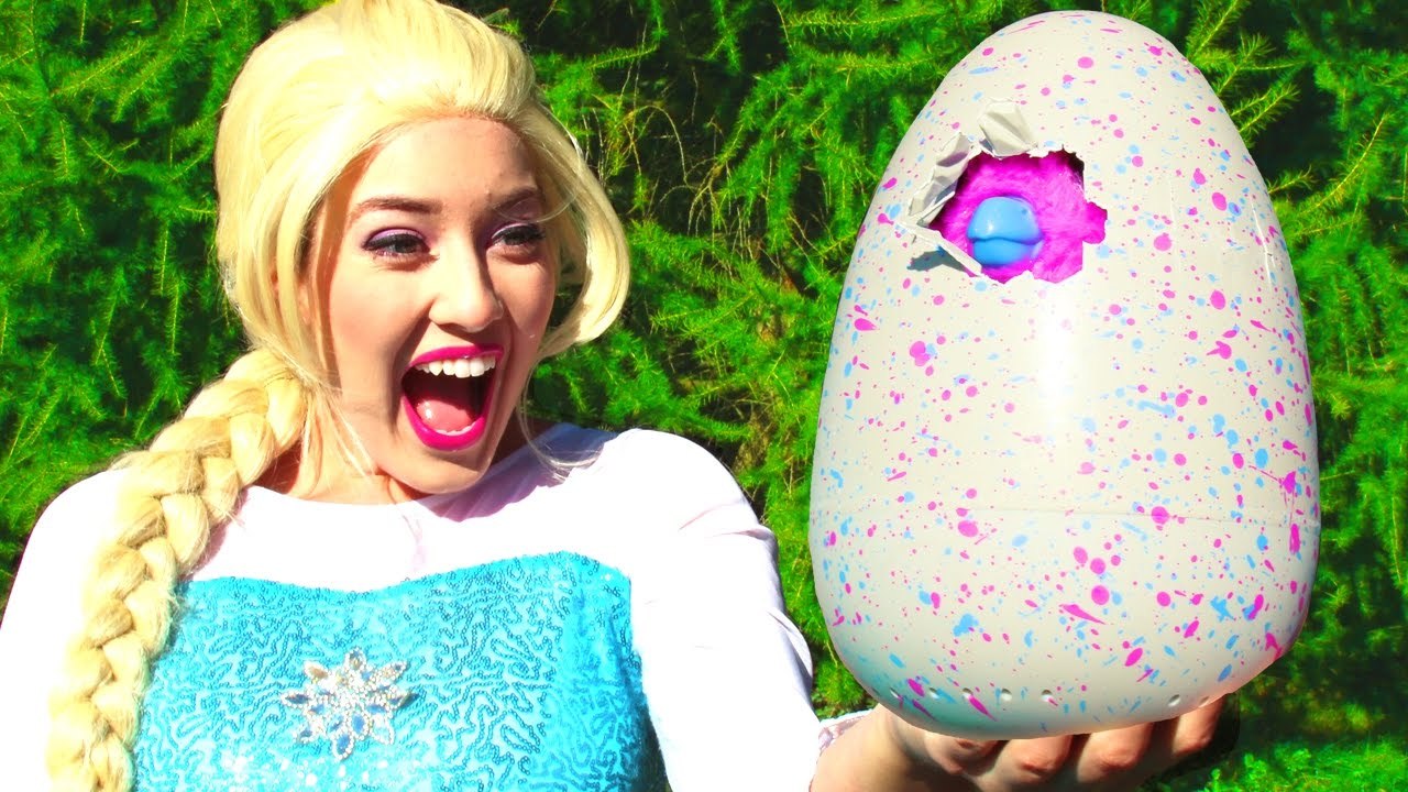 Frozen Elsa Finds a HATCHIMALS SURPRISE EGG! w_ Spiderman Joker Spidergirl Anna TOYS Superheroes IRL