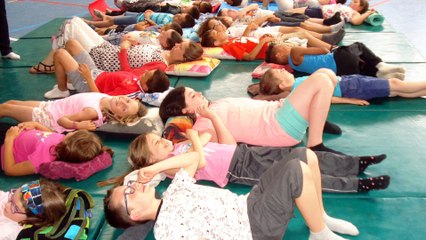 Yoga du rire - Ecole St Melaine PLUMELIN