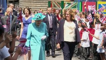 Queen commemorates First World War school bombing