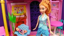Frozen Anna Gets POWERS from Spiderman!!! Mind Reading Elsa, Barbie and Merida Dolls Disne