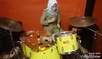 Hot - drumer hijaber seksi