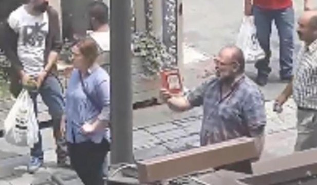 Yüksel Caddesi'nde şiir okumak da yasak! Gözaltına alındı