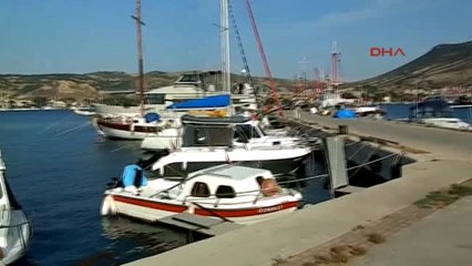 Izmir Foça'da 50 Suriyeli Kaçak Yakalandı