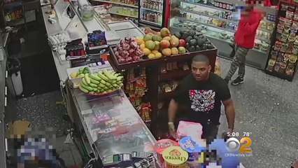 Deux clients agressent un caissier avec des bananes et des avocats