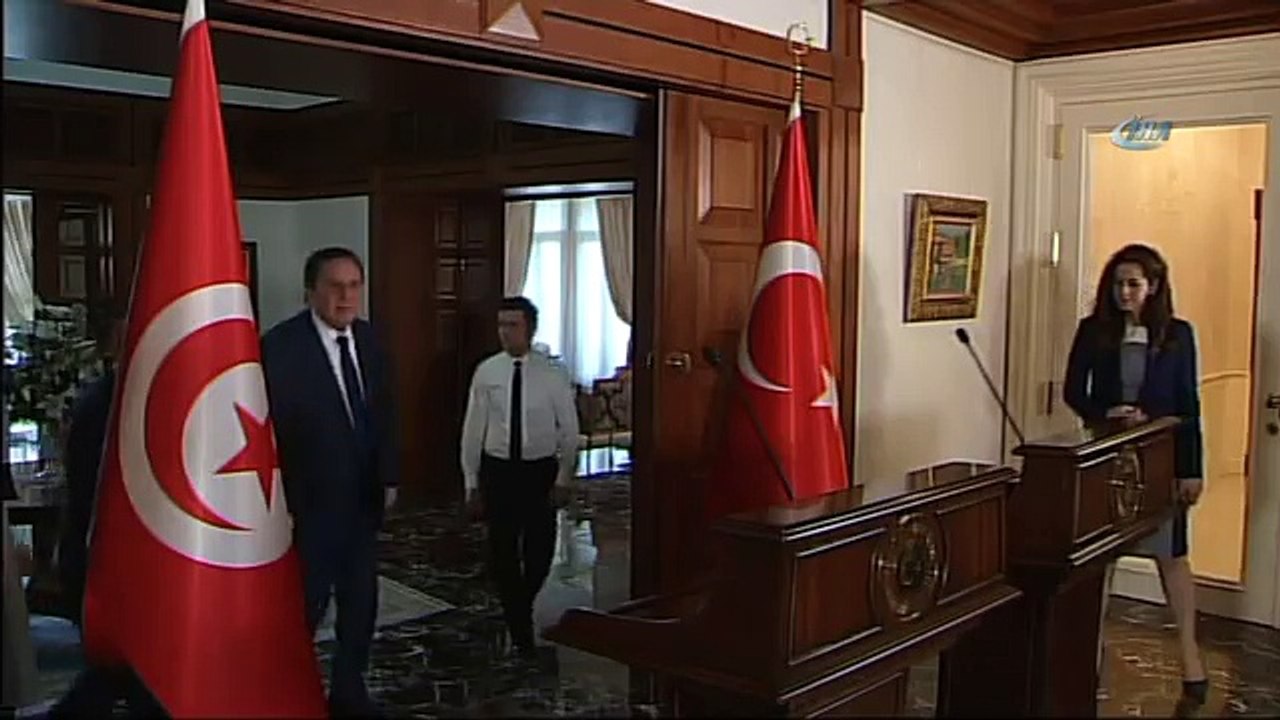 Çavuşoğlu: “Bu Kadar İleri Giden Yaptırımlarla Sorun Çözülmez”