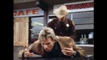 Vize EU - Realita Velké Británie - MacGyver buzerován policajtem za svůj švýcarák