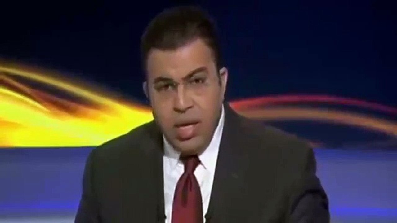 مكالمه ناريه على الجزيره لصحفى يطالب بطلب  جرئ جدا على الهواء على السيسى