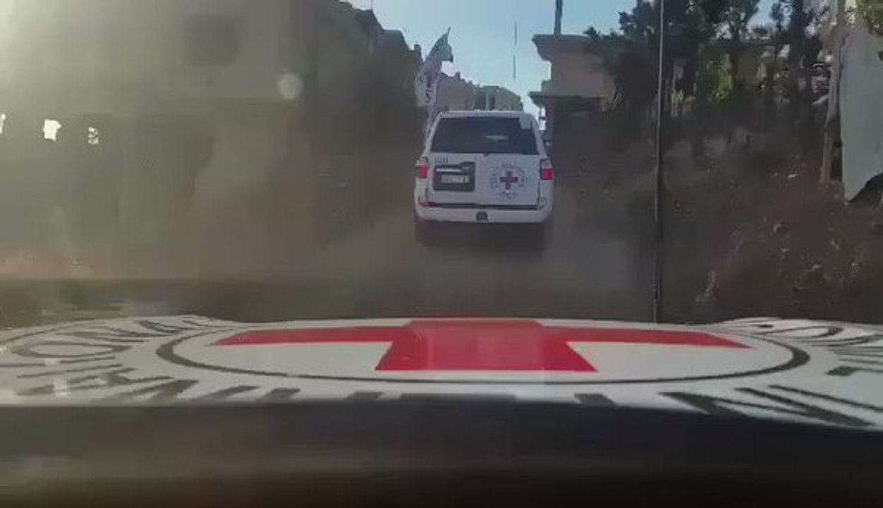 International Aid Convoy Enters Rebel-Held Homs Town of Talbiseh