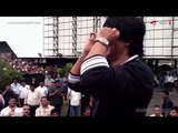 Chennai Express - Shah Rukh Khan Celebrates with the Fans!