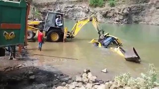 11.JCB डुबगया पाणीमे ........... निकालने वालो के पसीने छुट गये