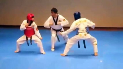 Cười không thể ngậm được miệng.