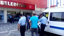 Adana AK Parti'den Ihraç Edilen Ceyhan Ilçe Belediye Başkanı Görevden Uzaklaştırıldı