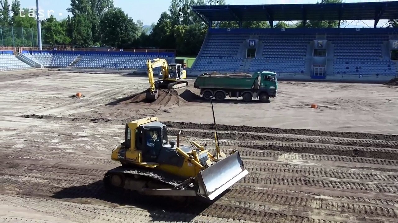 V Michalovciach už začali s budovaním vyhrievaného trávnika