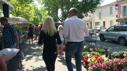 Législatives: Marie Sara dans l'arène face à Gilbert Collard