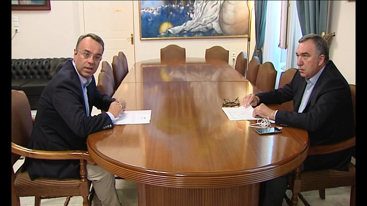 Ο Χρήστος Σταϊκούρας στο γραφείο του Θύμιου Καρ...