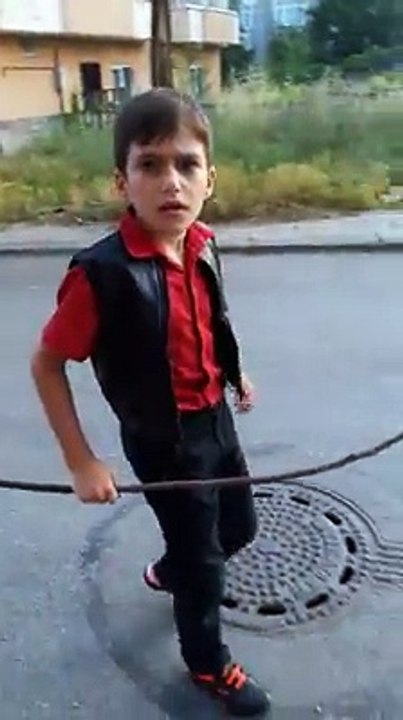 Mal'ı araya çocuk