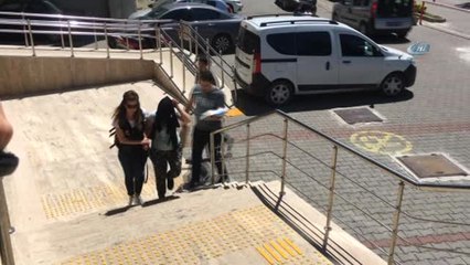 Çantasındaki Şampuan Şişesinden Bonzai Çıkan Kadın Adliyede