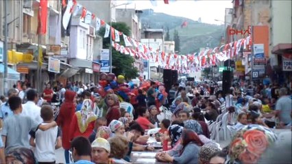 Osmaniye Kadirli'de 15 Bin Kişi Ile Iftar Yemeği