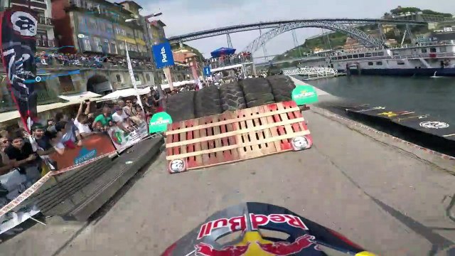 Suivez le rider Jonny Walker dans sa descente VTT folle! POV MTB