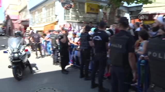 Erdoğan Yenilenen Istanbul Anadolu Imam Hatip Lisesi'ni Gezdi