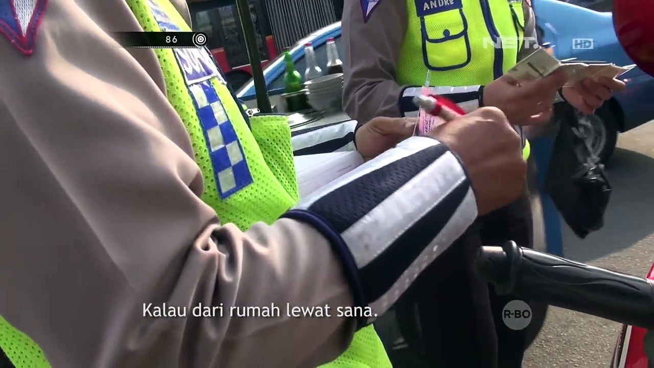 Menolak Ditilang, Pengendara ini Ajak Bripda Andre Berdamai - 86