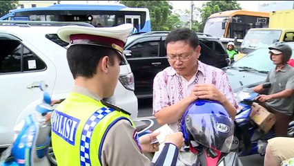 Kepergok Lewat Jalur Busway, Supir Bus Mengeluh Kena Macet - 86