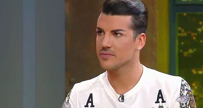 Kerimcan Durmaz Ölümden Döndü! Duşakabin Camları Üzerine Patladı