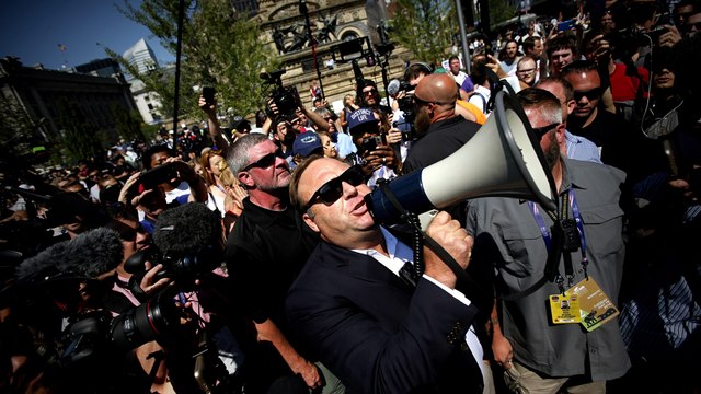 Alex Jones goes to war with Megyn Kelly