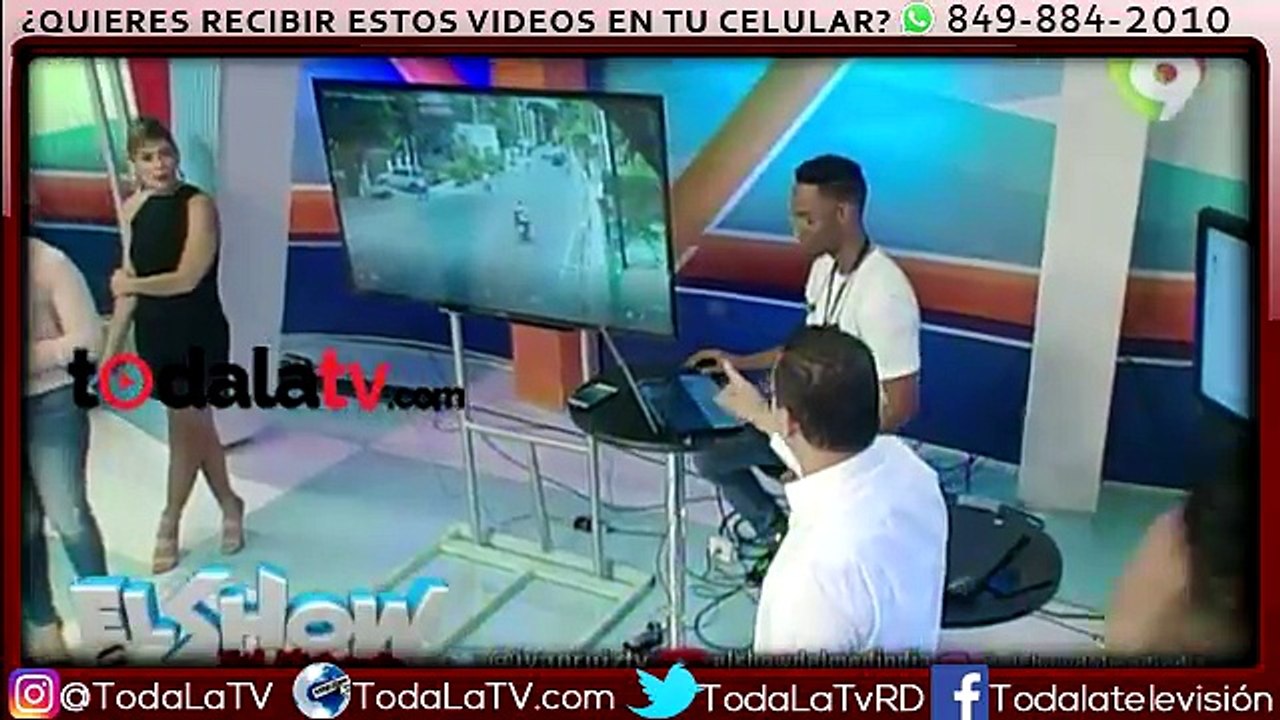 Por un rebase mal hecho dos personas resultan heridas en accidente entre motorizados y vehículo -El Show Del Mediodía-Vi