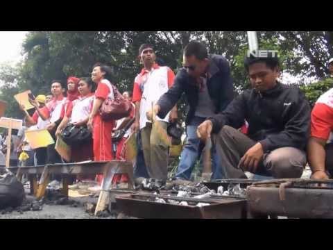 NET24 - Masuk rekor MURI, ribuan orang membakar tape sepanjang 200 meter di Bondowoso